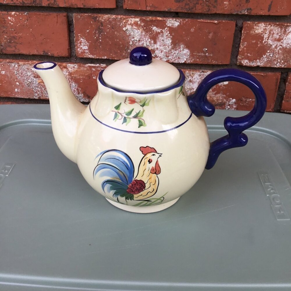 Rooster Teapot Dishwasher and Microwave Safe Excellent Condition